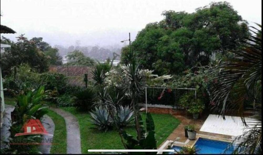 Residência de Luxo com Vista Panorâmica: Casa Triplex na Barra da Tijuca