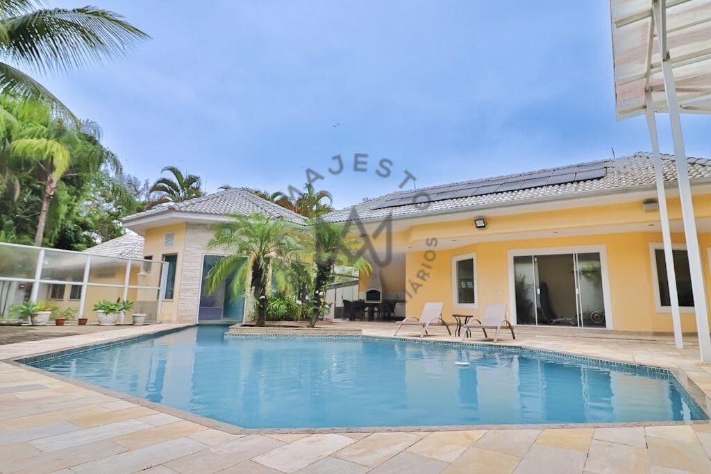 NOVO LEBLON: Casa Triplex Luxuosa, 5 Suítes, Piscina, Churrasqueira