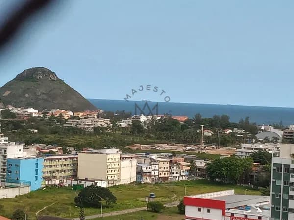 Apartamento duplex com 2 quartos, duas varandas e sol da manhã no Recreio dos Bandeirantes