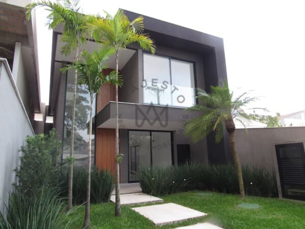 Residência Triplex Contemporânea em Interlagos de Itaúna - Um Oásis de Sofisticação e Sustentabilidade na Barra da Tijuca