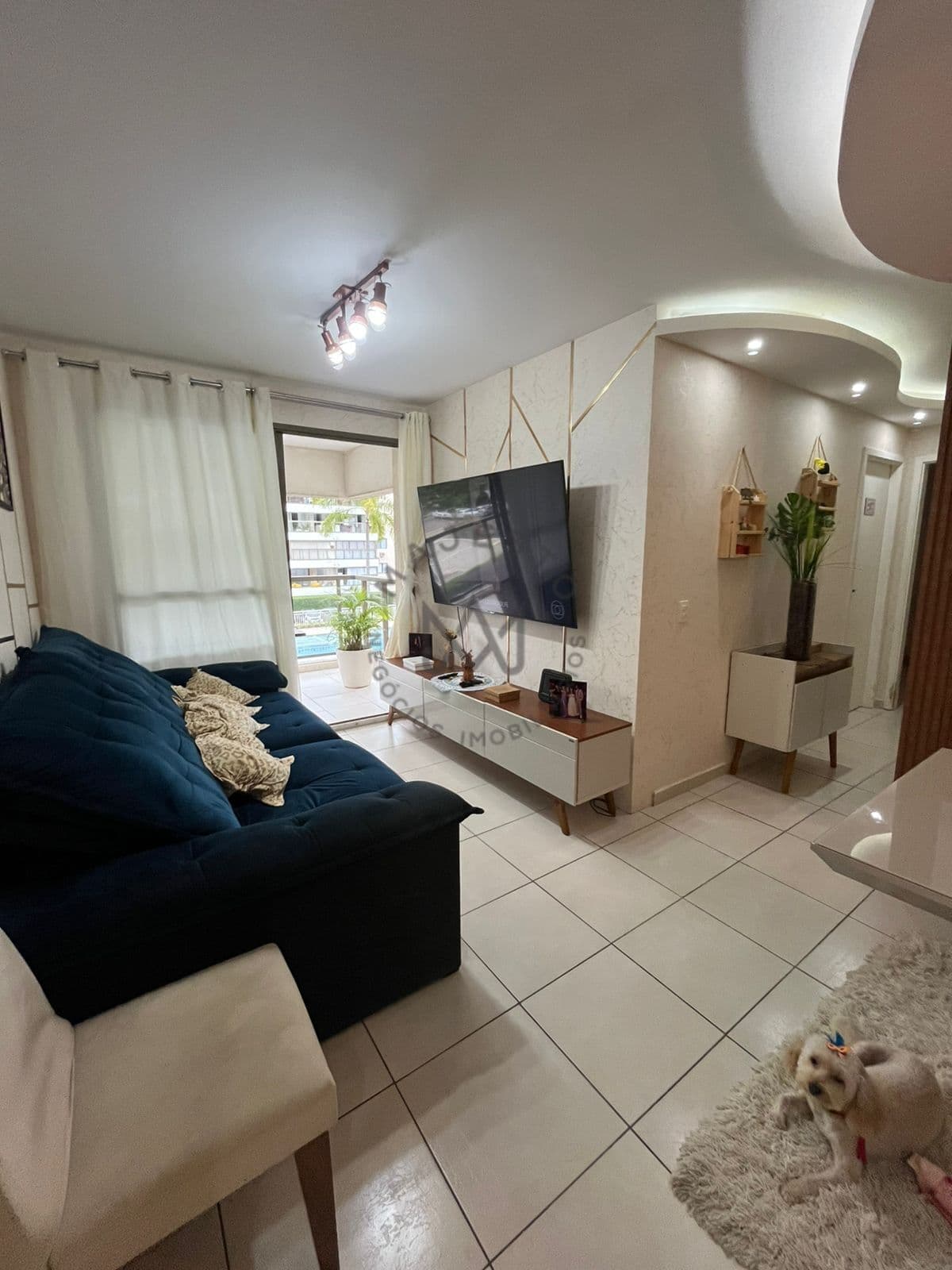 Apartamento de 2 quartos com varanda gourmet e sol da manhã