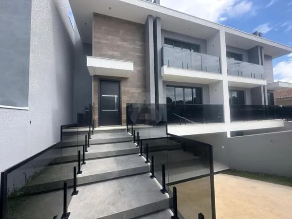 Sobrado em Campo Largo - Vila Bancária