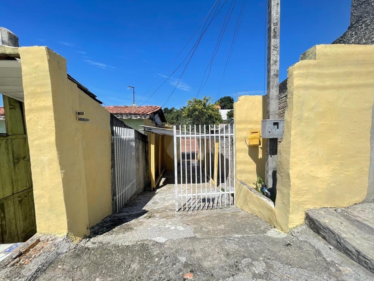 Casa em Campo Largo - Centro