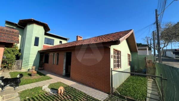 Sobrado em Núcleo Habitacional Doutor Abranches Guimarães, Campo Largo/PR
