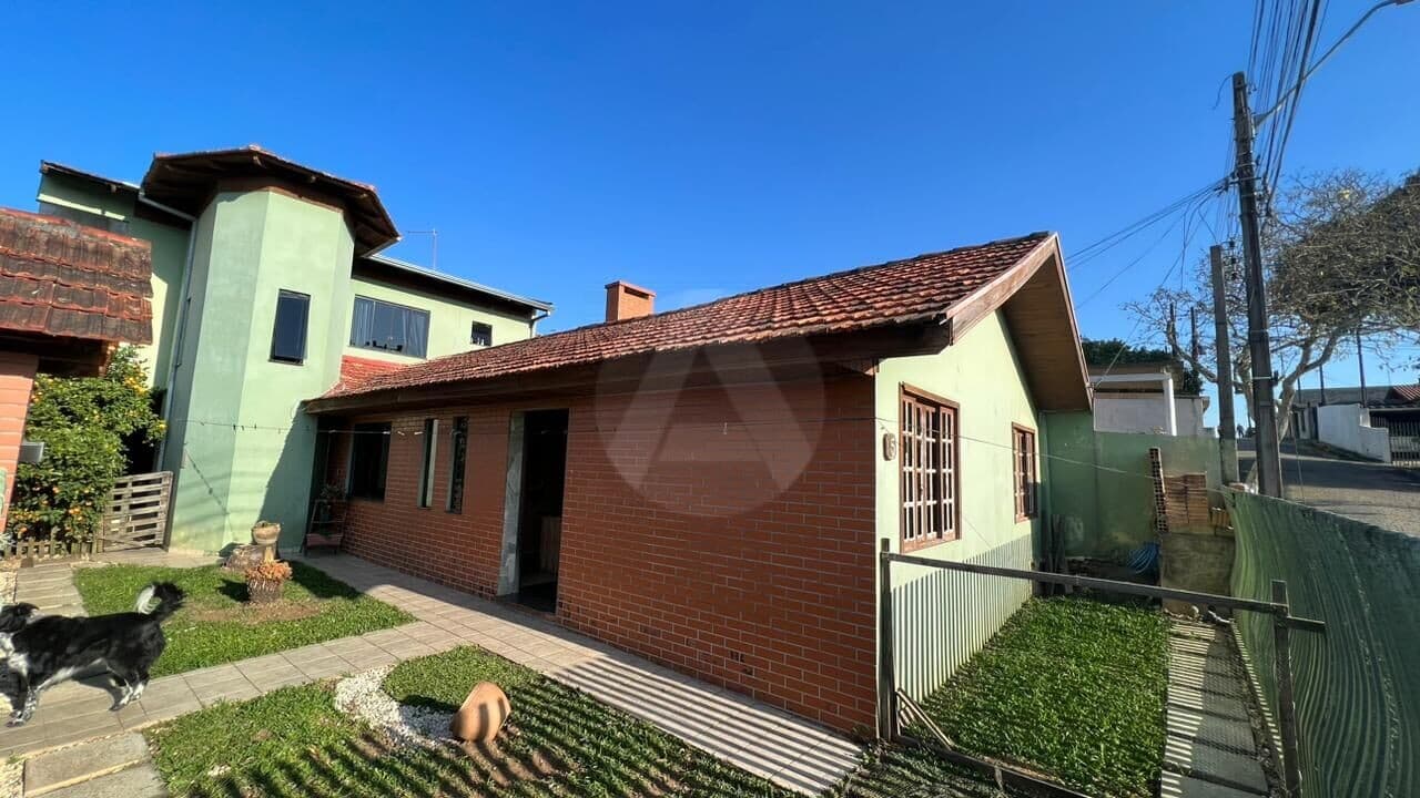 Sobrado em Núcleo Habitacional Doutor Abranches Guimarães, Campo Largo/PR
