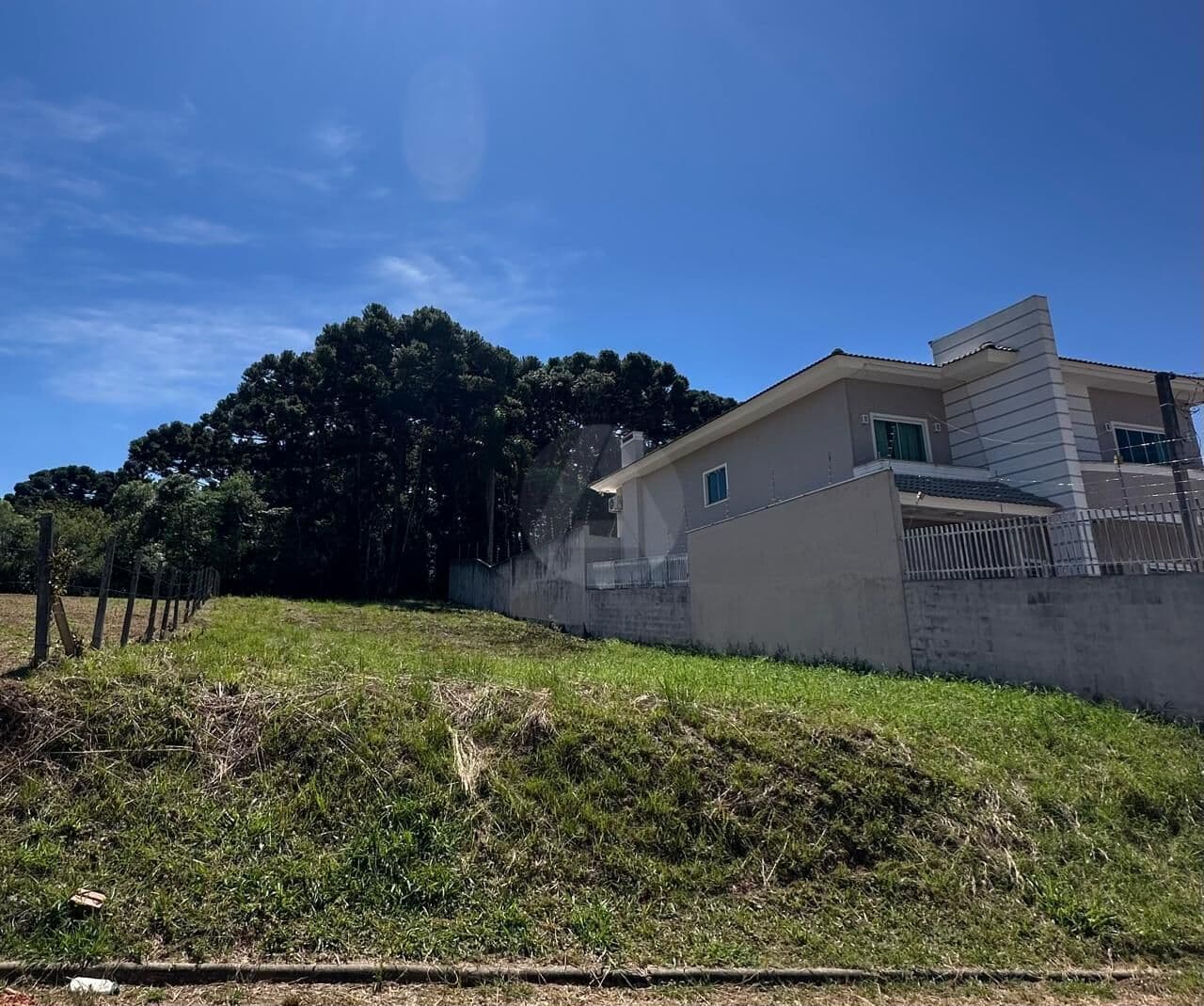 🏡 TERRENO À VENDA EM CAMPO LARGO – ÓTIMA LOCALIZAÇÃO!