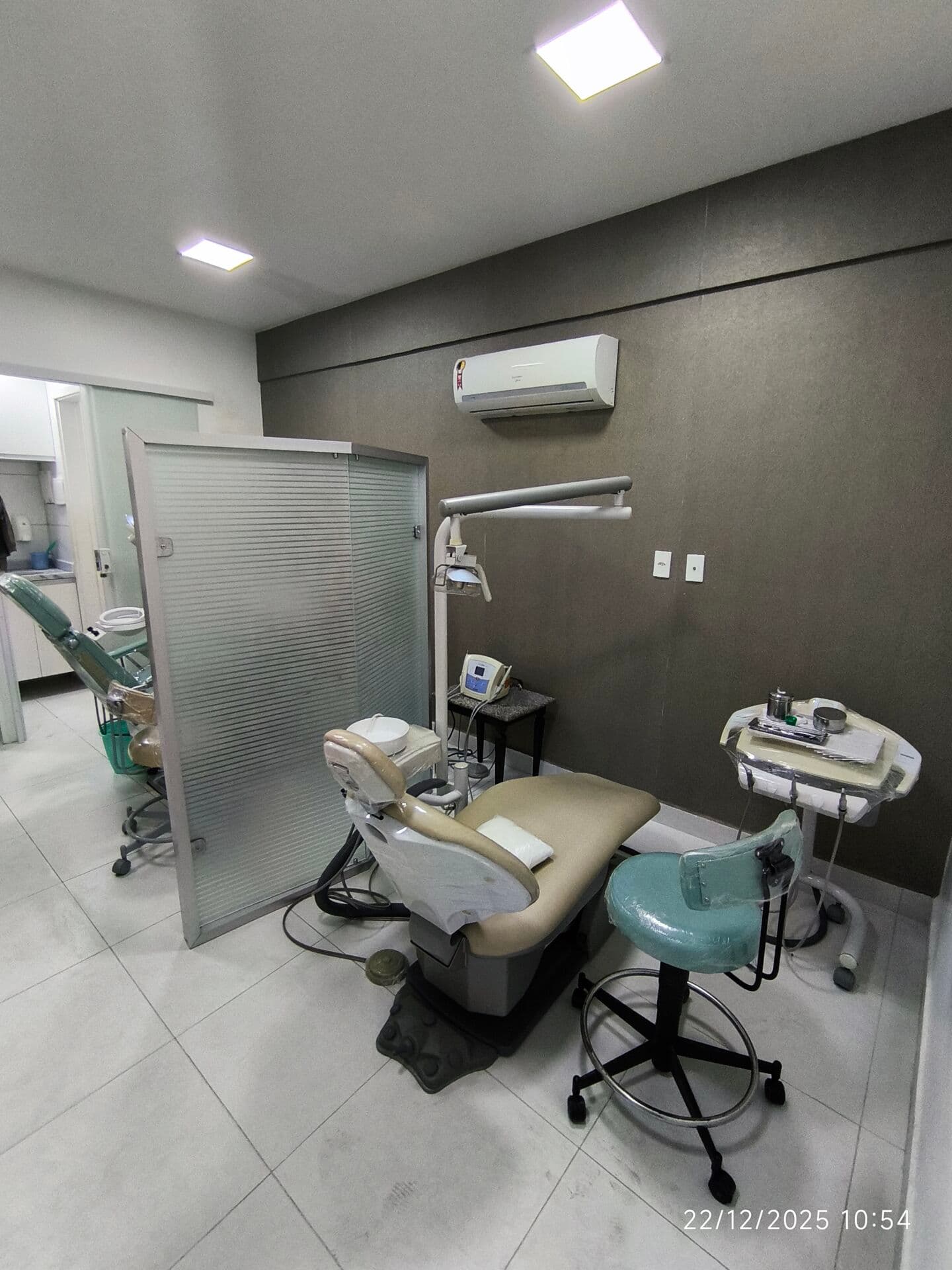 Loja comercial a venda mobiliada (odontologia) Centro Comercial Ronaldo Cunha Lima.