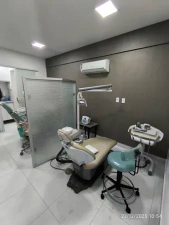 Loja comercial a venda mobiliada (odontologia) Centro Comercial Ronaldo Cunha Lima.