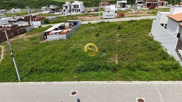 Lote à venda nocondomínio Skyville próximo ao clube