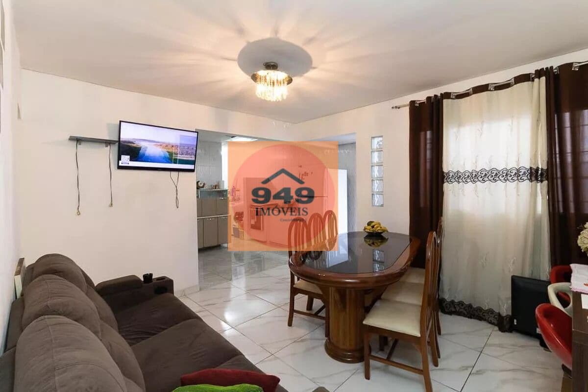 Casa à venda com 150m², 2 quartos e 4 vagas no Parque Fongaro, SP