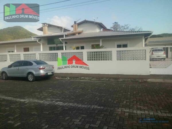 REF. 82 Linda Casa no Bairro Ratones, Florianópolis, Santa Catarina, Brasil.