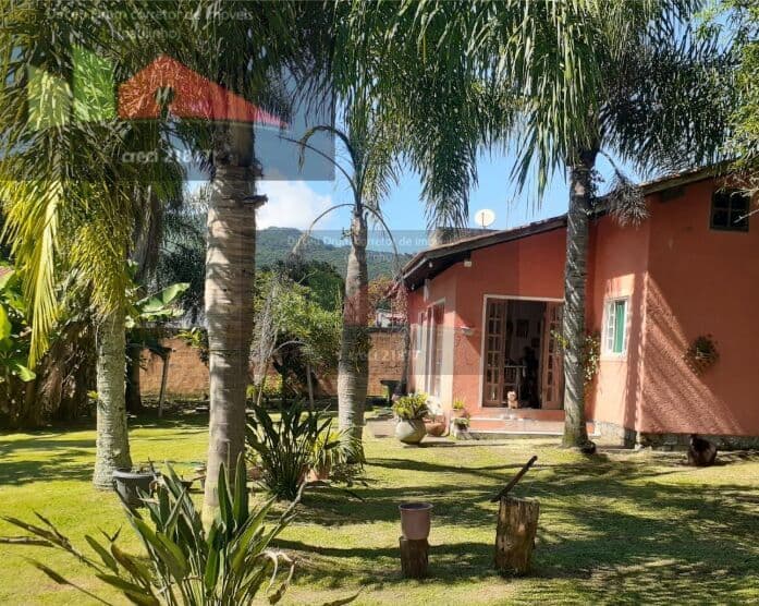 REF. 329 Casa Padrão no bairro Ratones, Florianópolis- SC