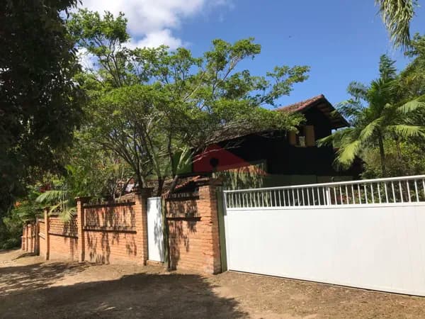 REF. 325 Lindo Sítio, amplo com residência e com escritura publica!