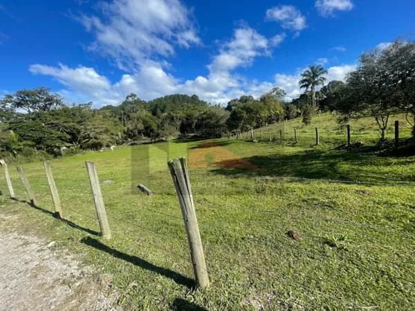 Terreno à venda no bairro Ratones, Florianópolis/SC.