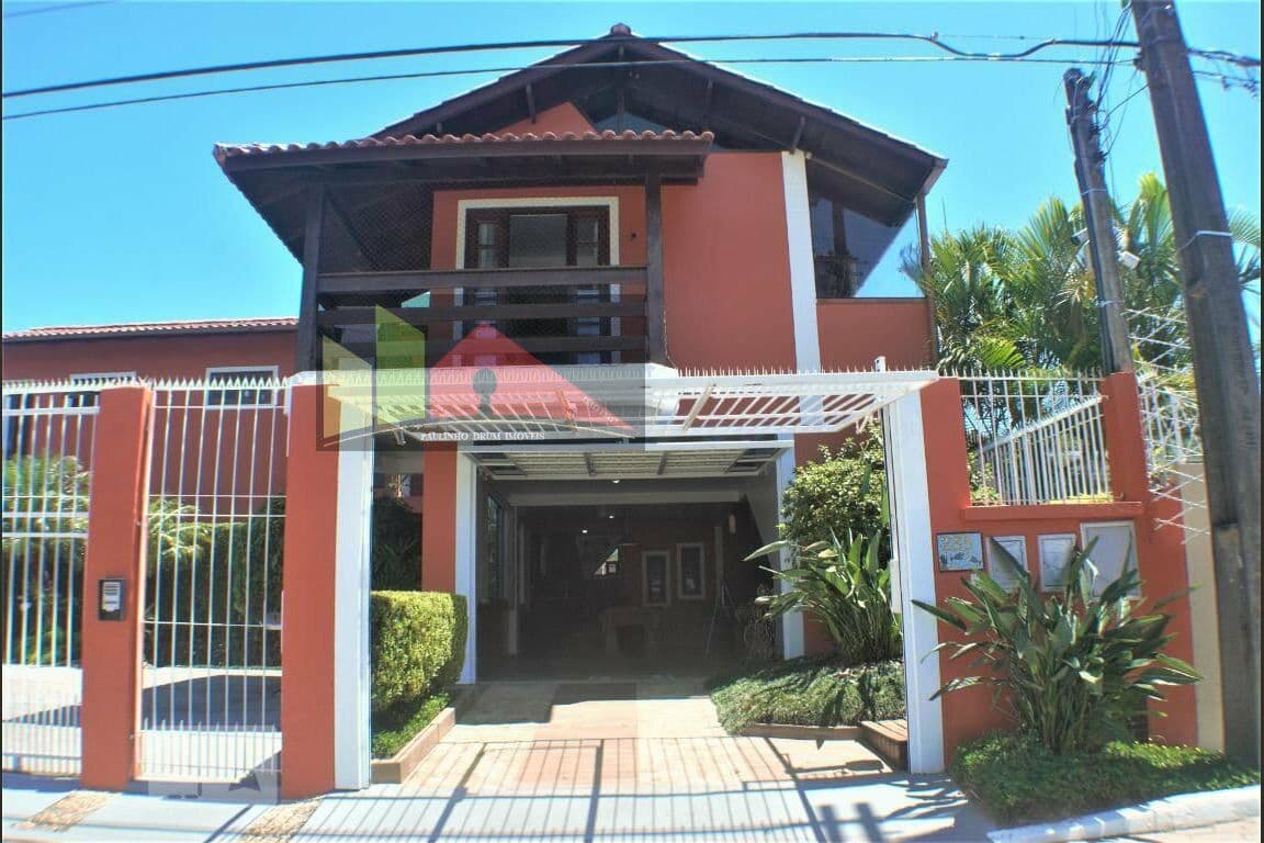 REF. 109 Casa na Cachoeira Do Bom Jesus, disponível para venda.