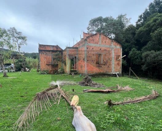 REF. 358 Casa Padrão no bairro Ratones, Florianópolis- SC