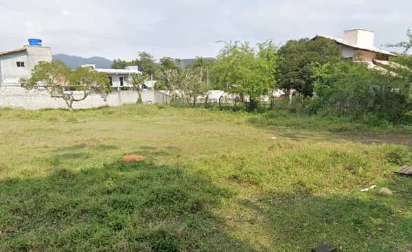 REF. 199 Lindo Terreno em Ratones, o espaço para a construção que você precisa.