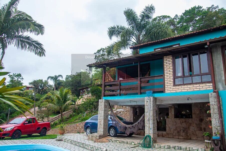 REF. 345 Casa na Barra do Sambaqui - Florianópolis- SC
