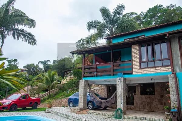 REF. 345 Casa na Barra do Sambaqui - Florianópolis- SC