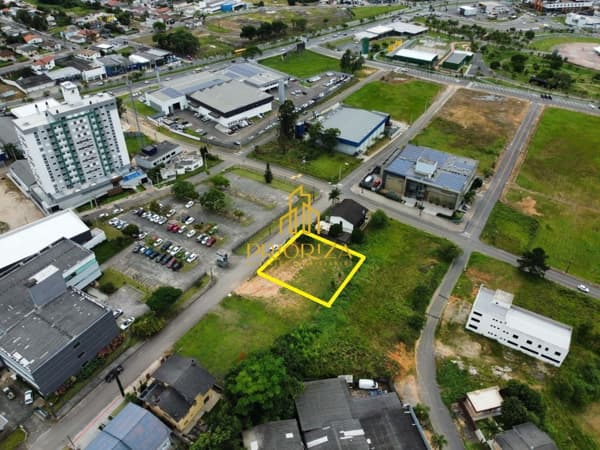 Terreno no bairro Próspera em Criciúma-SC