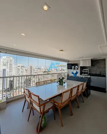 Apartamento com 3 suítes no Tatuapé