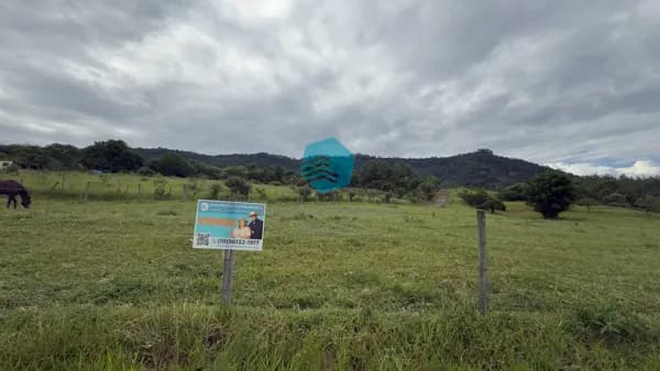 Terreno de Chácara no pé da serra do Itaqueri em São Pedro - SP com linda vista