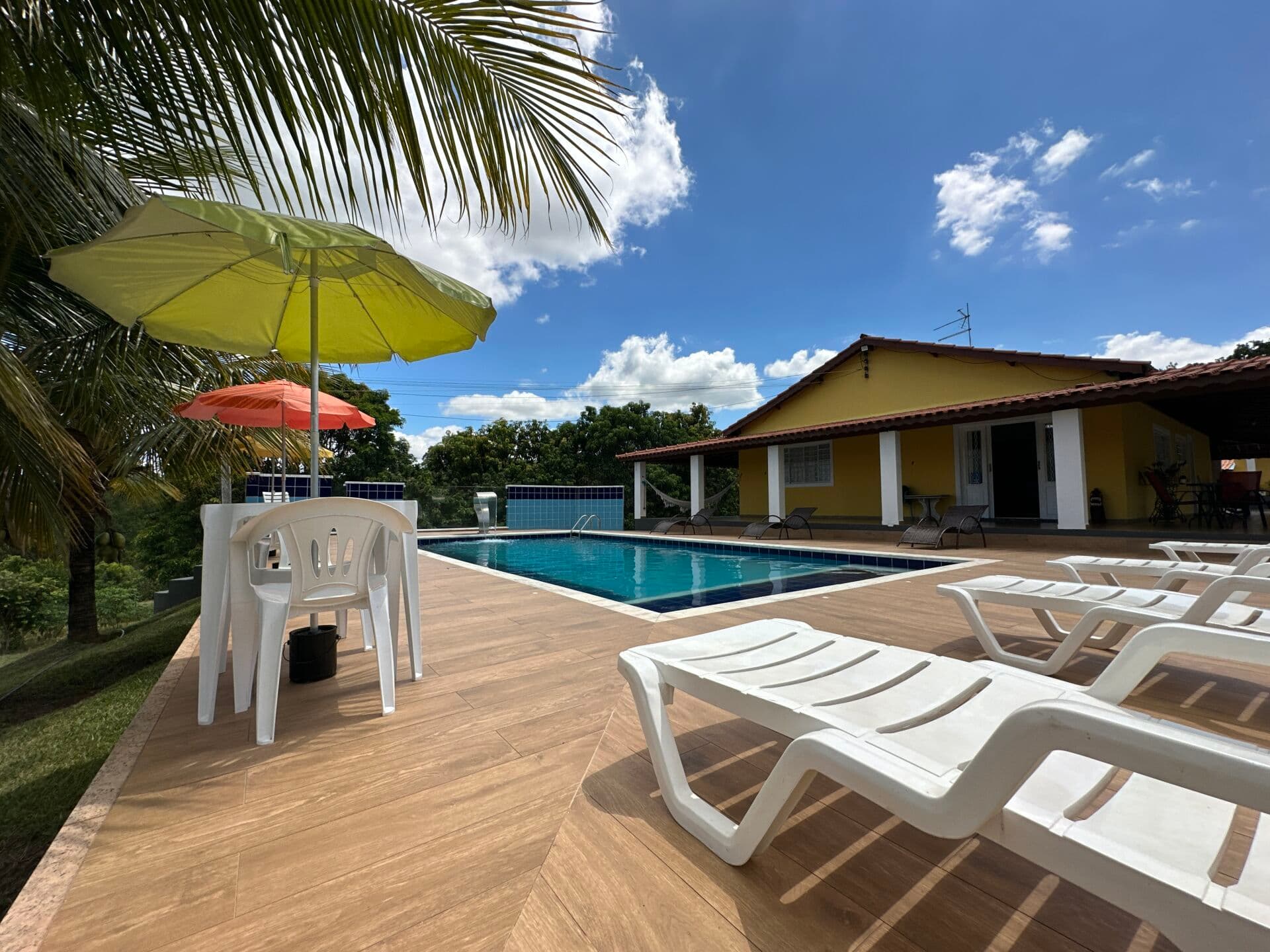 Chácara com 12 suítes e lazer completo em São Pedro