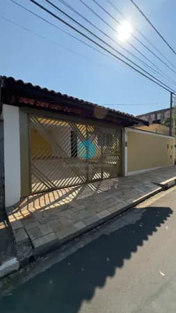 Oportunidade! Casa Ampla com 3 Dormitórios e Quintal – São Pedro/SP