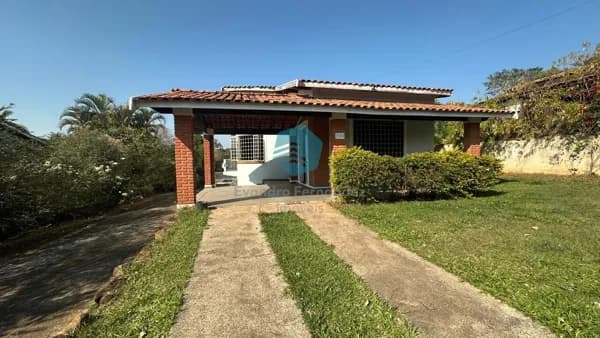Chácara 1000 metros de terrenos com piscina e 4 dormitórios em São Pedro