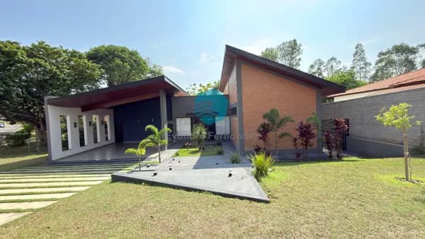 Casa Moderna e Sofisticada à Venda em São Pedro – Bairro Nobre