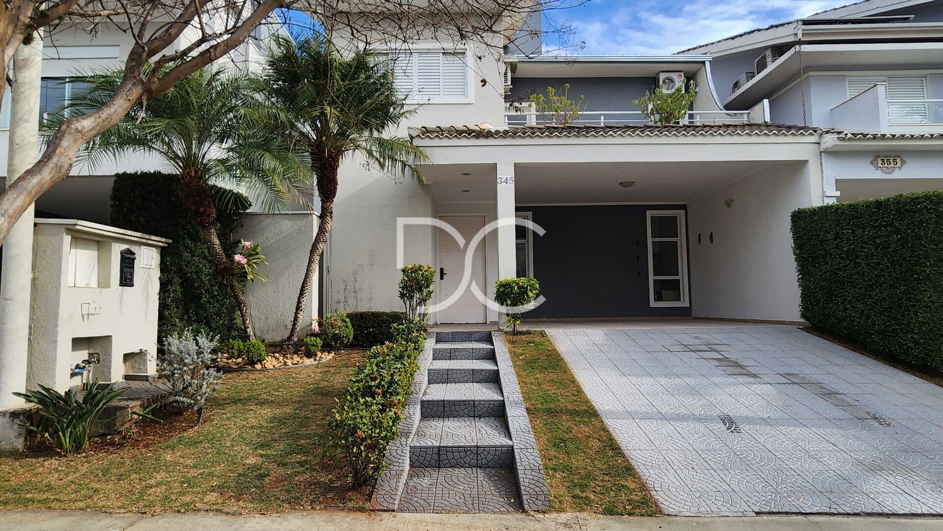 Venda Sobrado AC 260m² | AT 250 m² | 4 Dom | 1 Suíte | 4 Ban | 4 Vagas