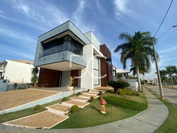Venda Sobrado | AT 360m² | AC 346m² | 3 Dorm | 3 Suítes | 4 Banheiros | 4 Vagas