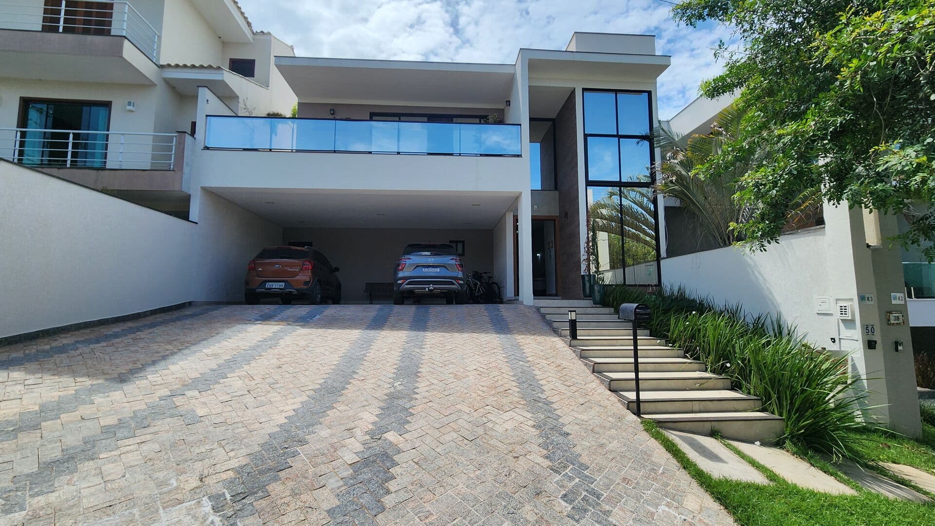 Venda Sobrado Alto Padrão AC 350m² | AT 360m² | 4 Suítes | 6 Ban | 4 Vagas