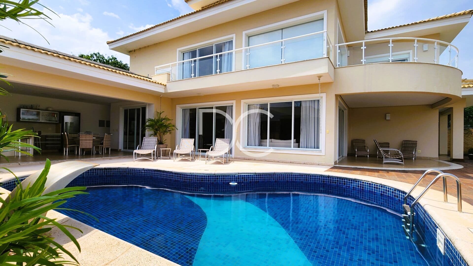 Venda Sobrado | AT 571,21 m² | AC485 m² | 4 Dorm | 4 Suítes | 7 Banheiros | 4 Vagas