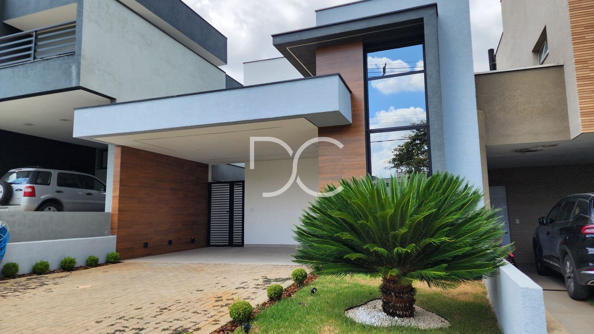 Venda Casa Térrea | AC: 137m² | AT: 200 m² | 3 Dorm | 1 Suíte | 3 Ban | 4 Vagas | Piscina