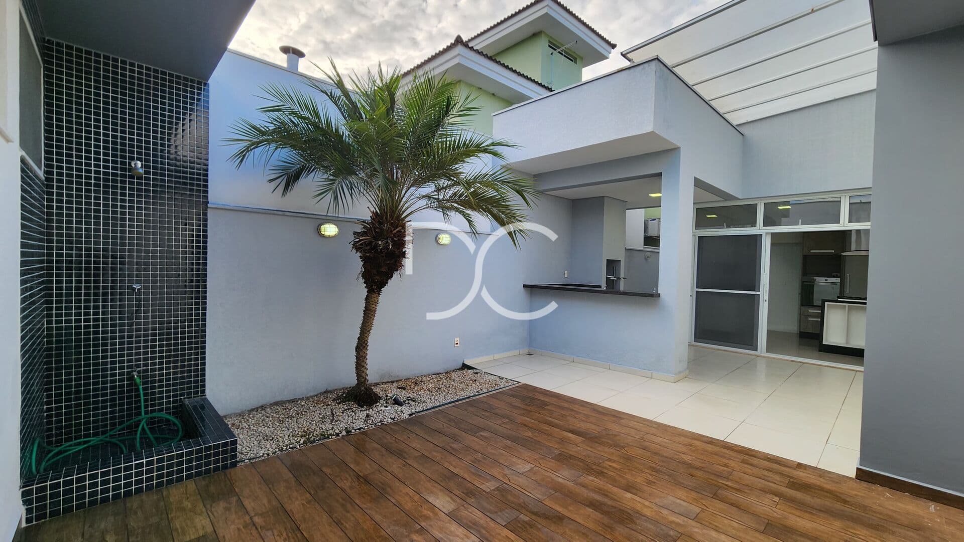 Venda Casa Térrea | AC 175m²| AT 250m² | 3 Suítes | 5 Ban | 4 Vagas