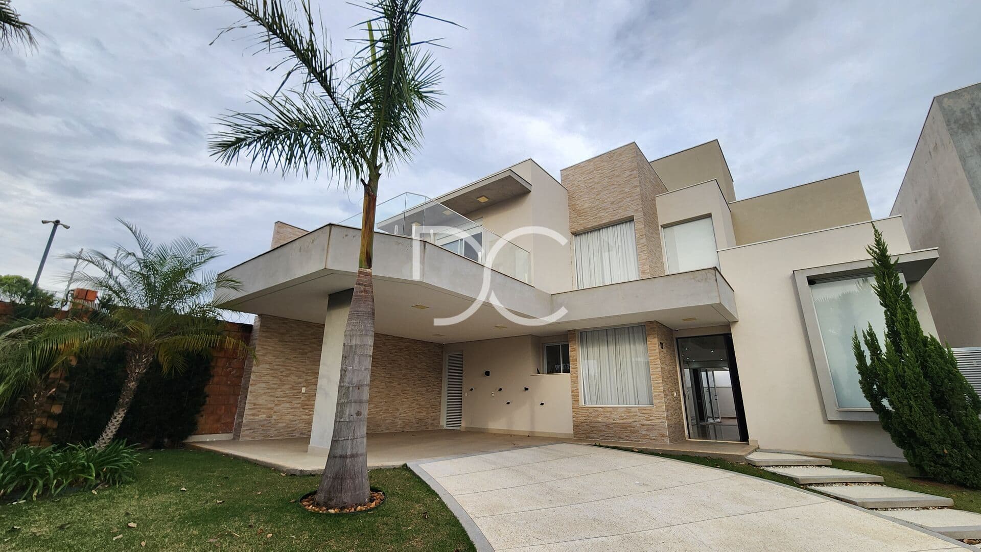 Venda Sobrado AC 260m² | AT 464,68 m² | 3 Dom | 3 Suítes | 5 Ban | 4 Vagas