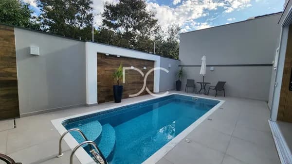 Venda Sobrado | AT 250 m² | AC 206 m² | 4 Dorm | 1 Suíte | 4 Ban | 4 Vagas | Piscina Aquecida