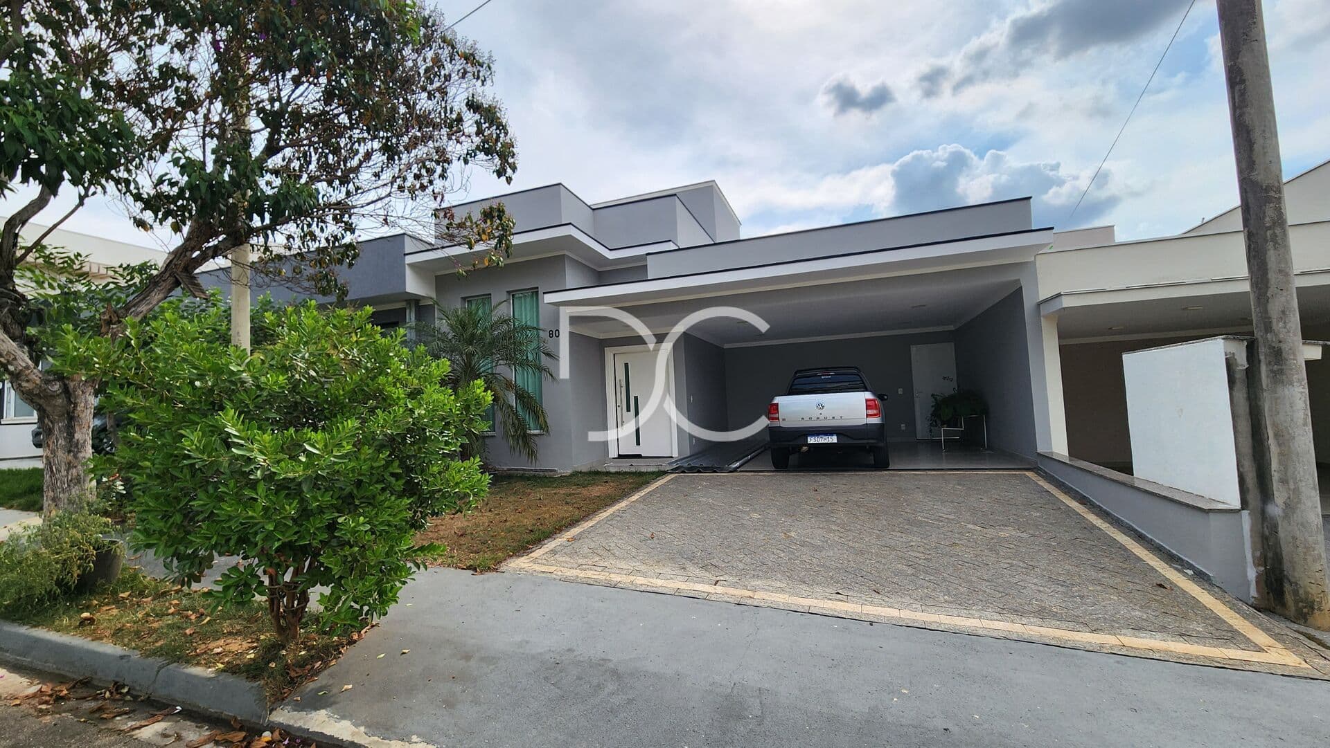 Venda Casa Térrea | AC 178m² | AT 250m² | 3 Dom | 2 Suítes | 4 Ban | 4 Vagas