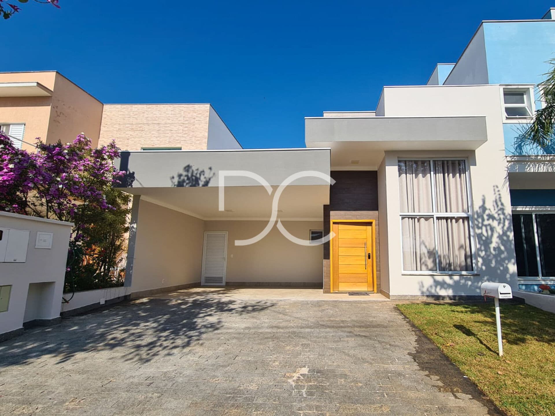 Locação Casa Térrea | AC 169m²| AT 250m² | 3 Suítes | 4 Ban | 4 Vagas | Piscina