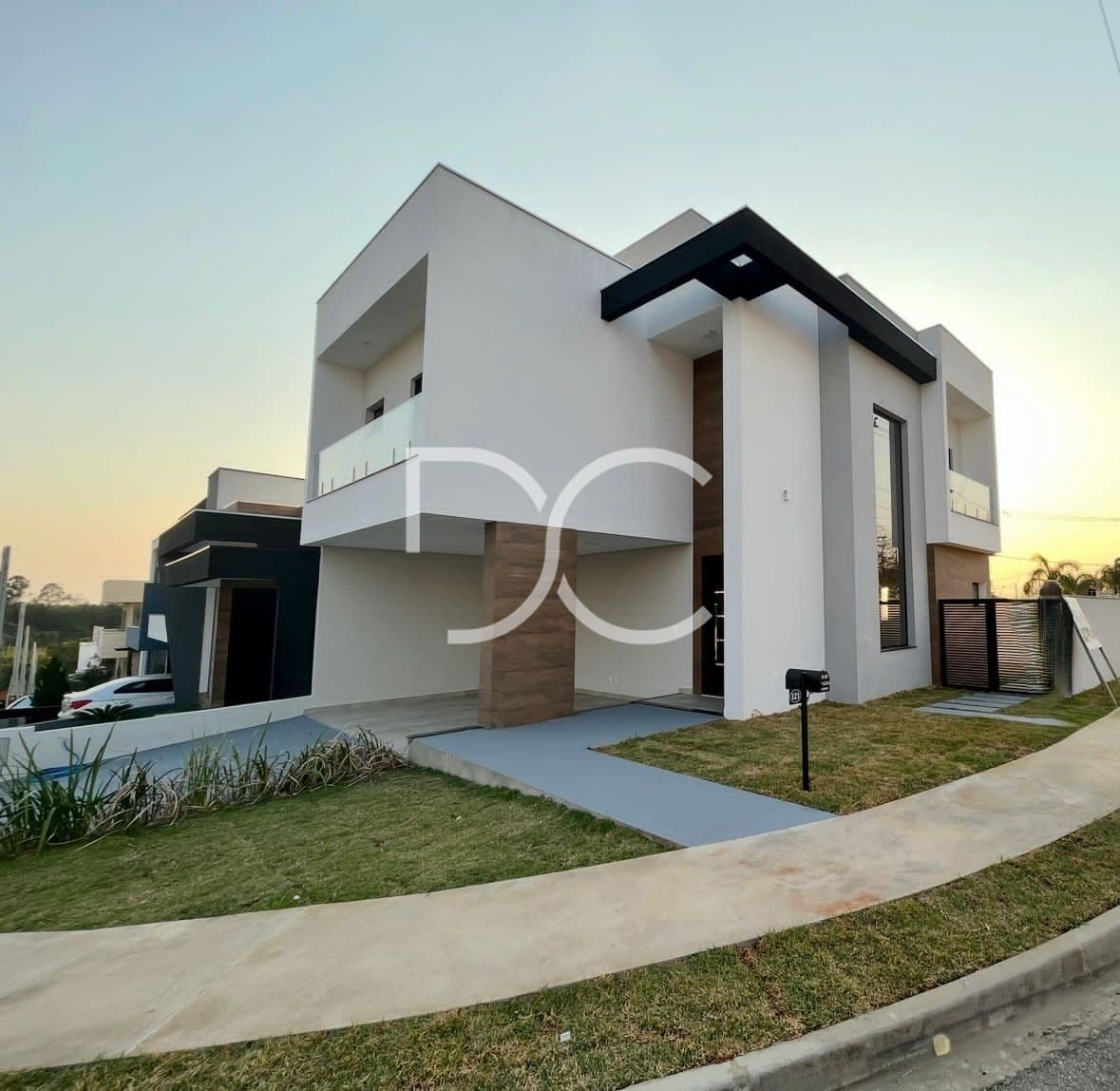 Venda Sobradp | AC: 160m² | AT: 194m² | 3 Dorm | 1 Suite | 3 Ban | 4 Vagas