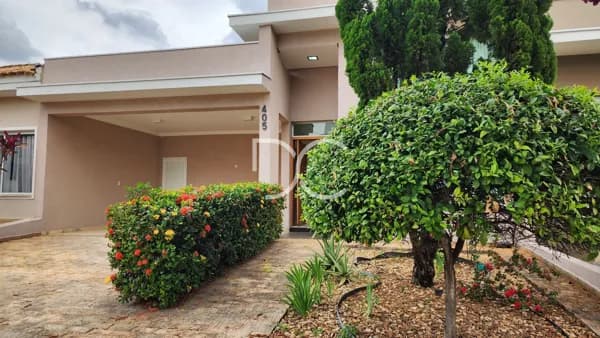 Locação Casa Térrea | AT 250m² | AC 172m² | 3 Dorm | 1 Suíte | 4 Ban | 4 Vagas