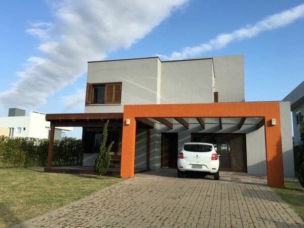 Casa em Condomínio com 3 dormitórios, sendo 2 suítes