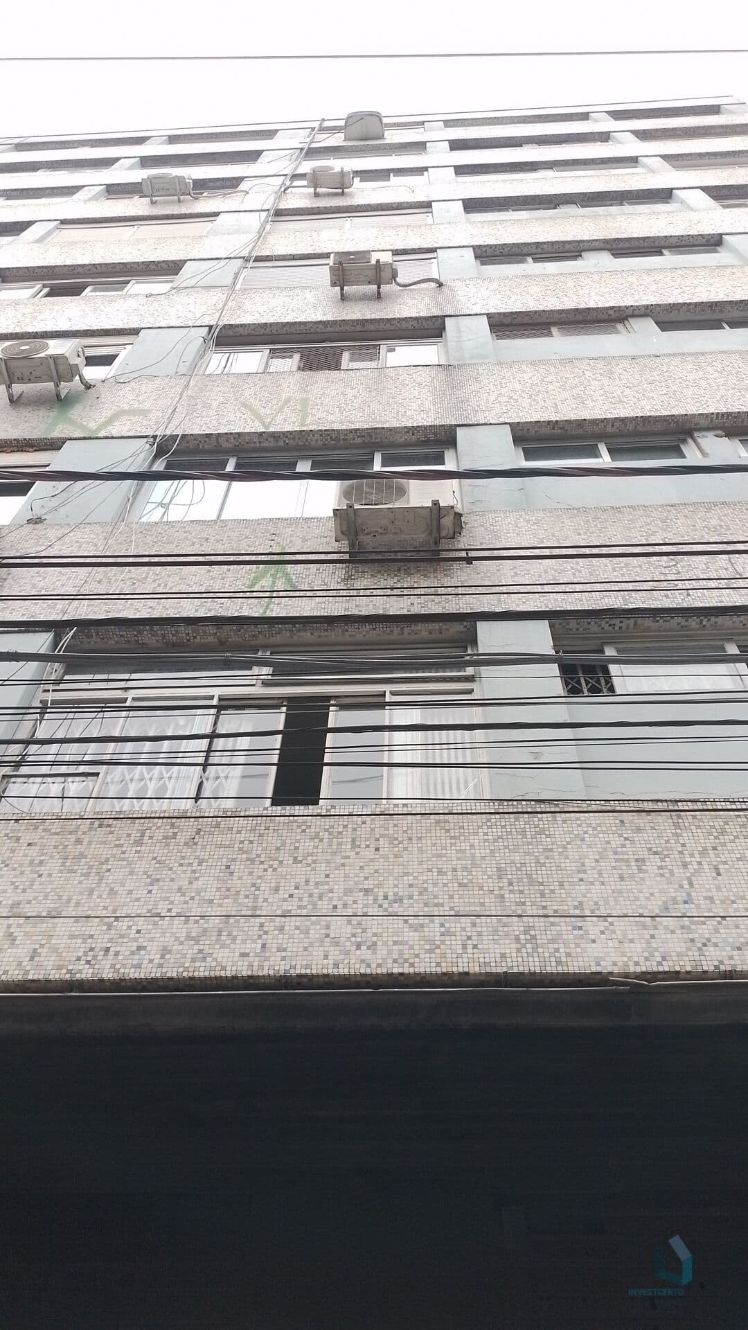 Apartamento Kitnet semi-mobiliado, em frente à UFRGS.