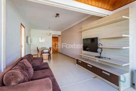 Apartamento na Av. Independência, de frente, 2 dormitórios, 2 vagas.