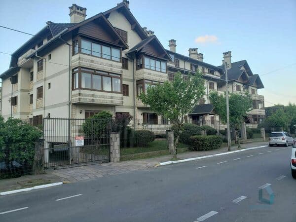Ótimo e amplo apartamento de 3 dormitórios