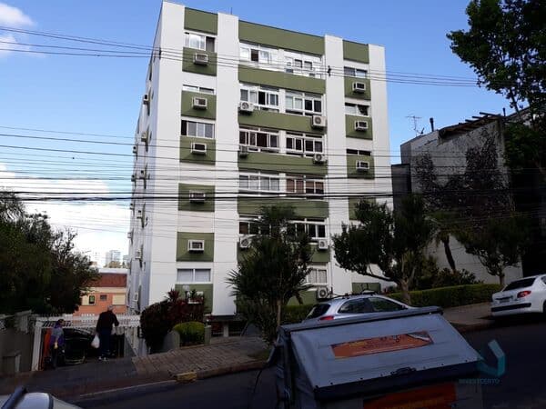 Belo apartamento de 2 dormitórios com dependência de empregada