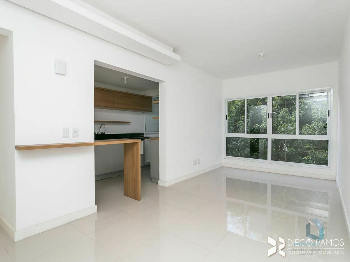 Belo e ensolarado apartamento de 2 dormitórios