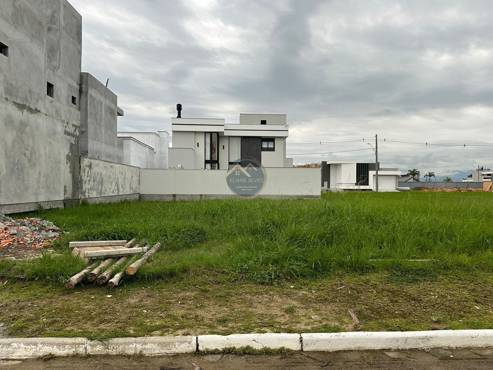 Lote/Terreno em Tijucas - Universitario