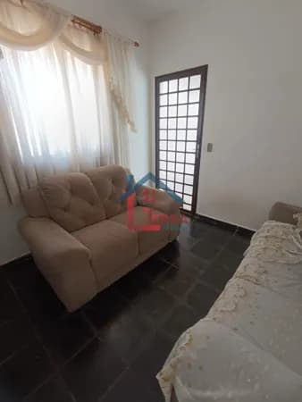 Casa em Catanduva - Conjunto Habitacional Prefeito Pedro Nechar